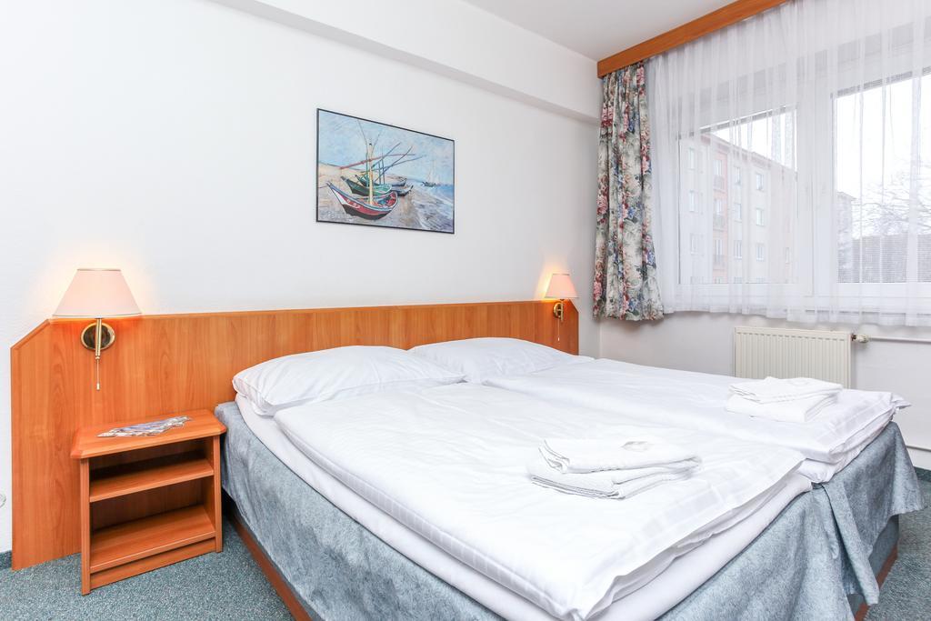 Double or Twin Room,706916029:JPEG